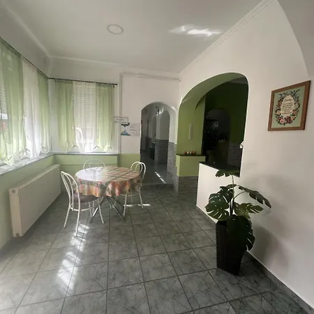 Viktor Apartmanhaz