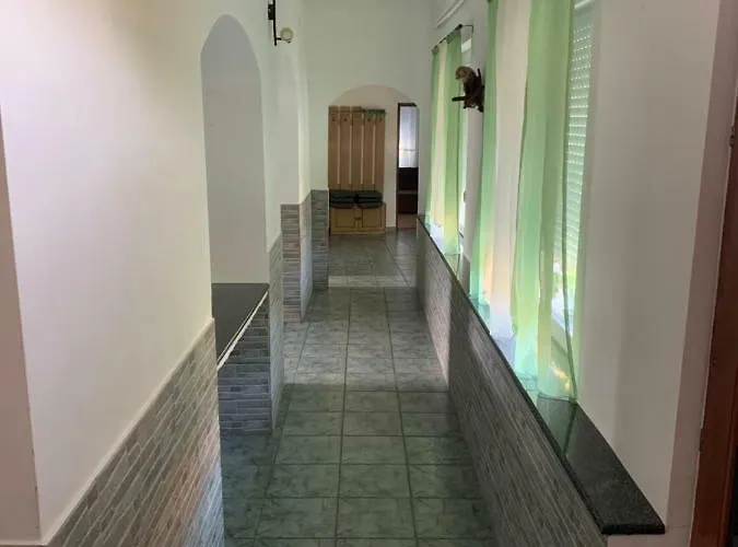 Viktor Apartmanhaz Lägenhet Zamárdi